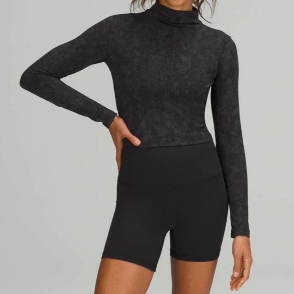 Lululemon All Aligned Mock Neck Long Sleeve Shirt 2 Black Gray Camo Cropped